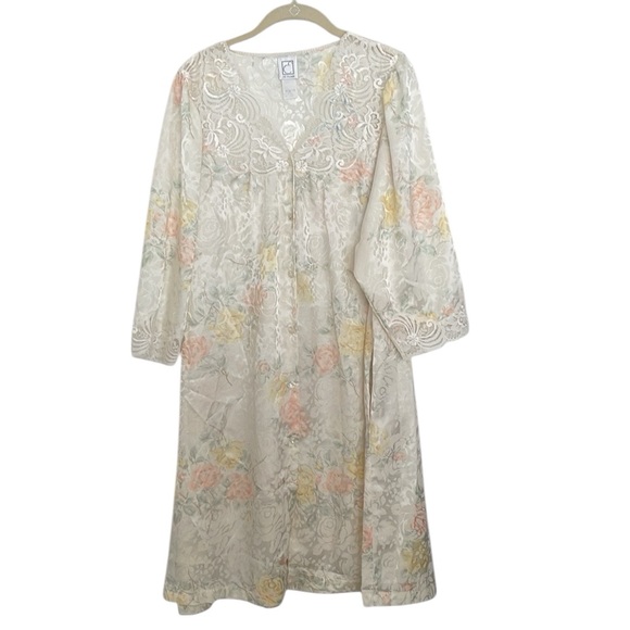 Vintage Eve Stillman floral jacquard with lace robe